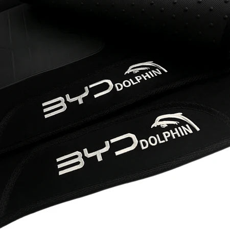 TAPETE CARPETE BYD DOLPHIN PLUS 2023 A 2025 PRETO BORDADO 4 PEÇAS