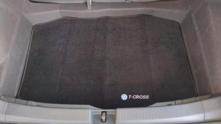 TAPETE PORTA MALA CARPETE+BASE PINADA T-CROSS