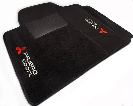 TAPETE CARPETE MITSUBISHI PAJERO SPORT 2001 A 2011 PRETO